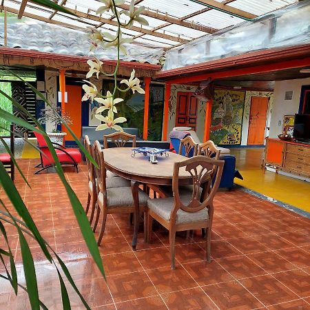 Hostal La Pijarana Саленто Экстерьер фото