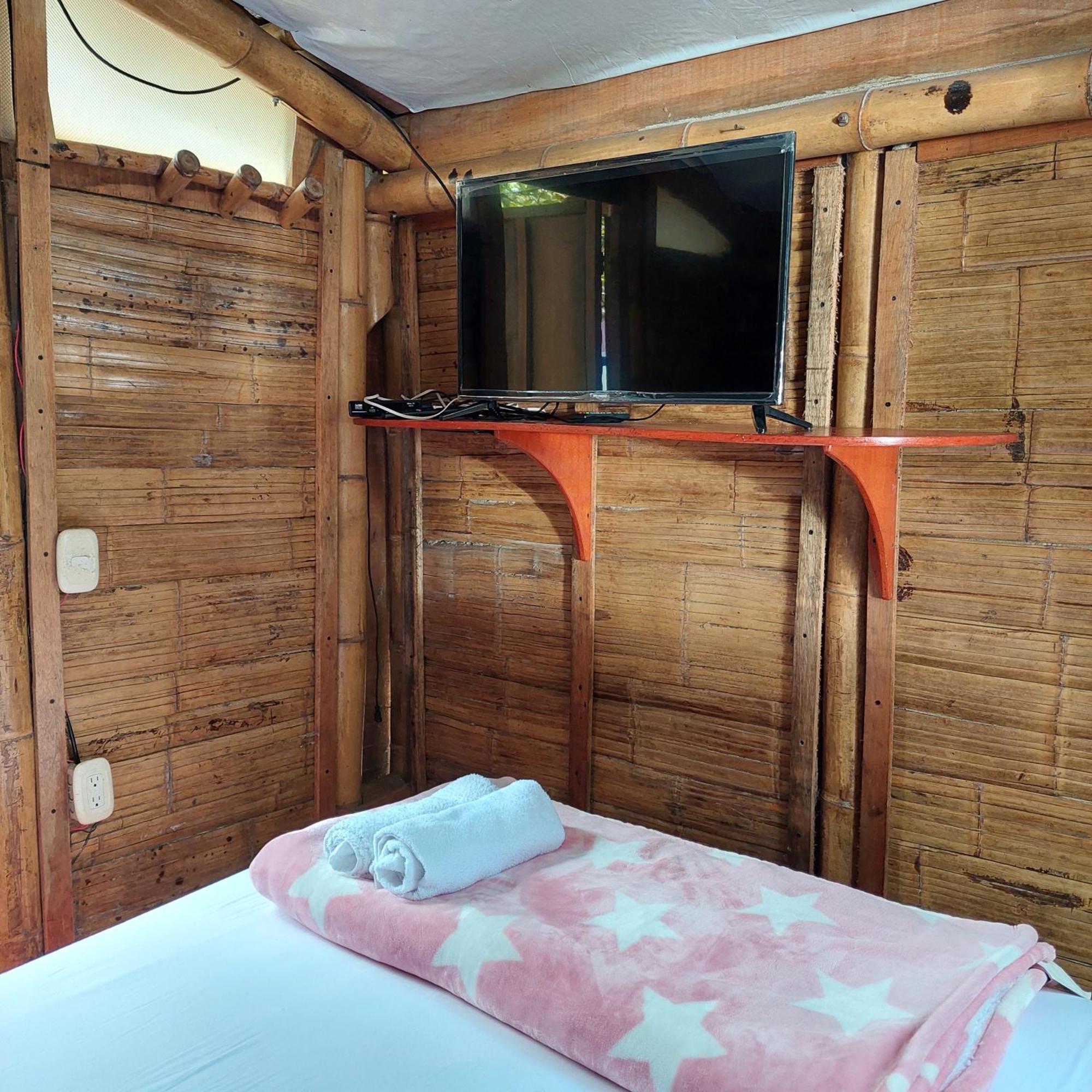 Hostal La Pijarana Саленто Экстерьер фото